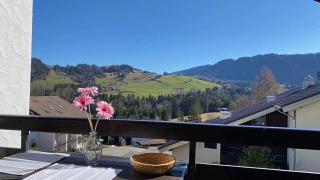 Bergwiese Mit Oberstaufen Plus Karte Dış mekan fotoğraf